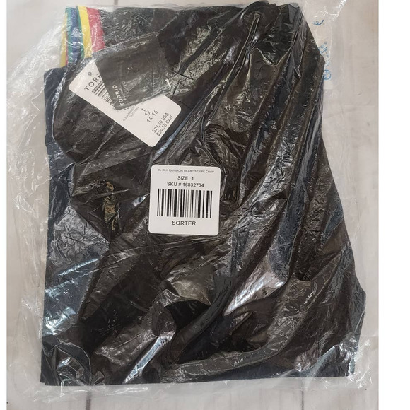 NWT Torrid Slashed Merry Plaid Underlay Black Leggings Plus Size: 1X (14/16) - Picture 3 of 3